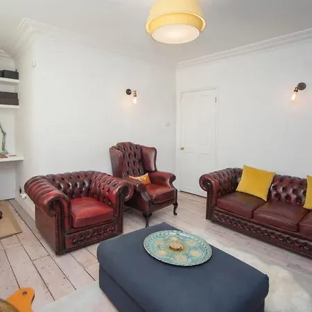 Modern And Chic 2 Bedroom In Апартаменты *